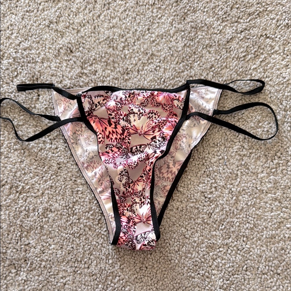 NWT Victoria’s Secret Very Sexy “Itsy” Panty